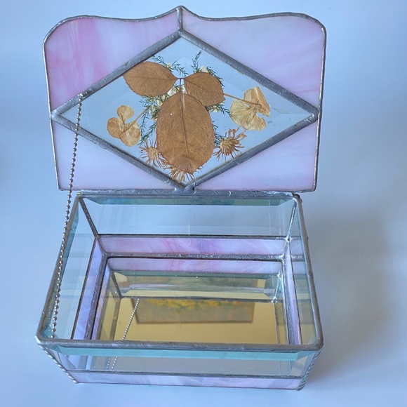 Vintage Slag Glass Jewelry Box: Metal Framed Bevelled Glass , Dry Flowers in Lid - Picture 2 of 10